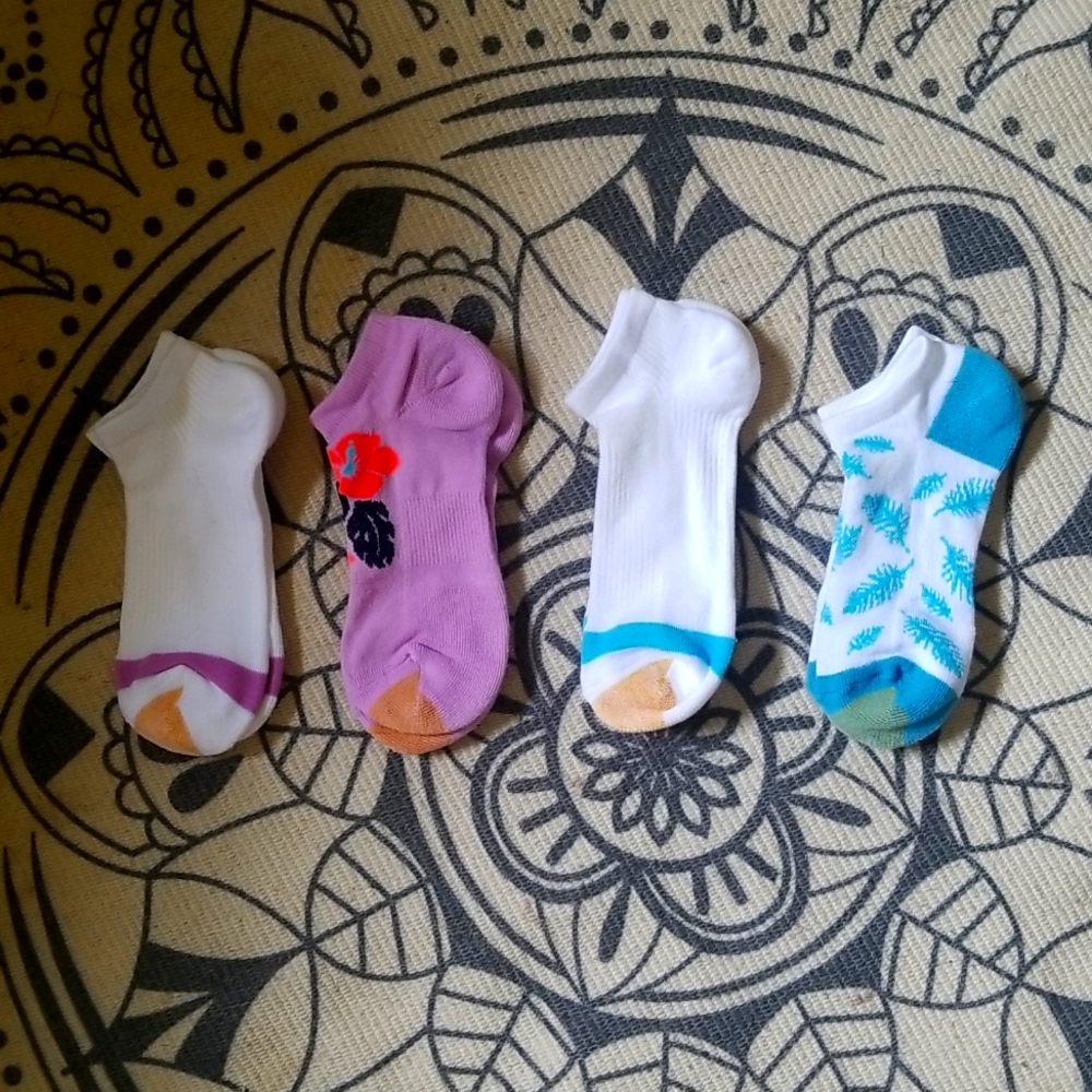 NWOT Gold Toe blue and purple tropical warm socks